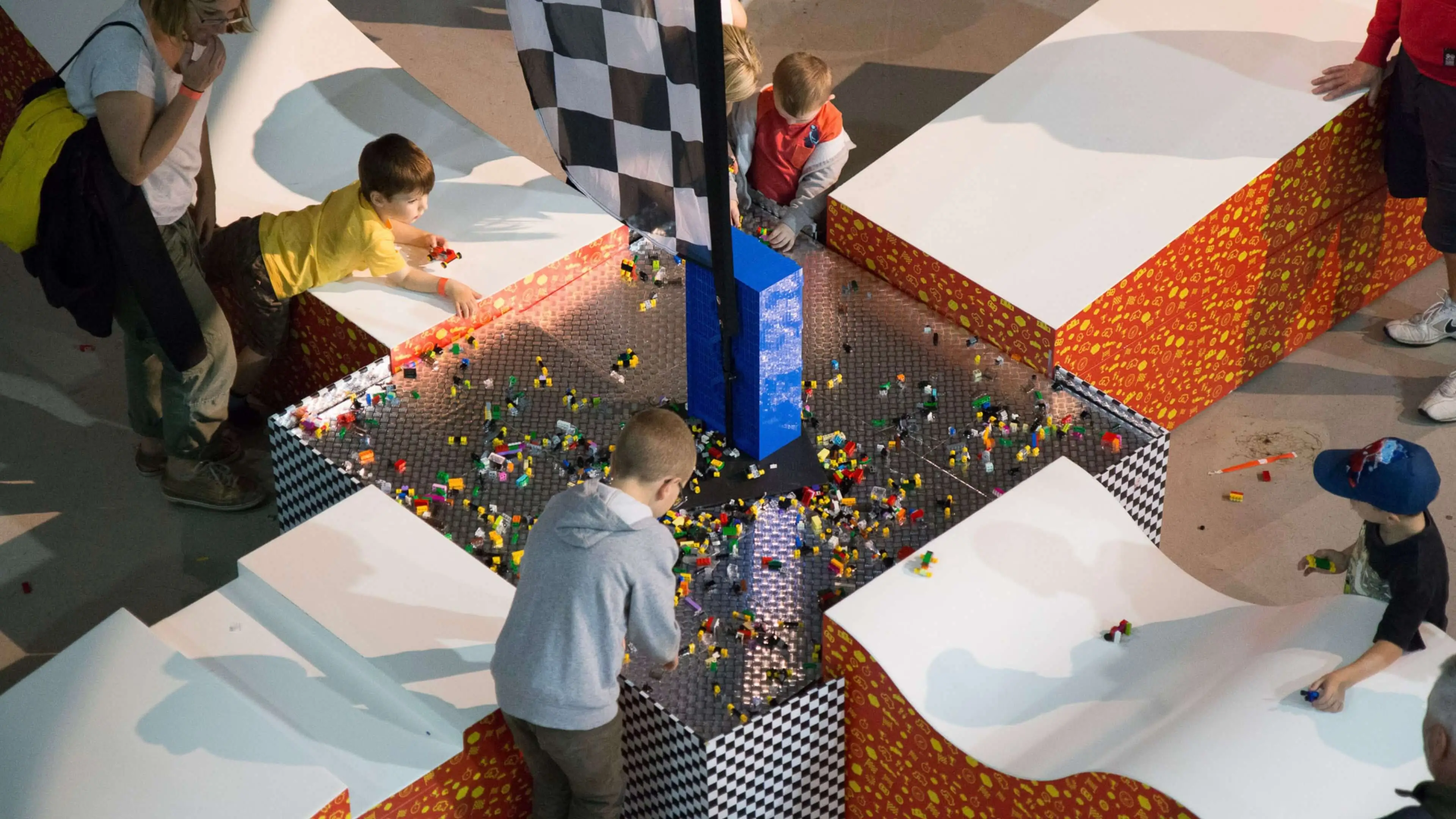 Children interacting with a LEGO(R) exhibition 